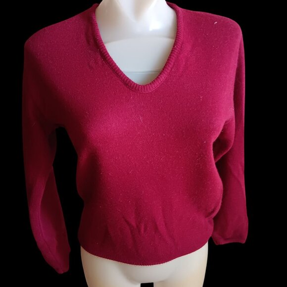 Women's Small Vintage Sweater V-Neck Red Long Sleeve Knit Buttery 1970's - Picture 2 of 5